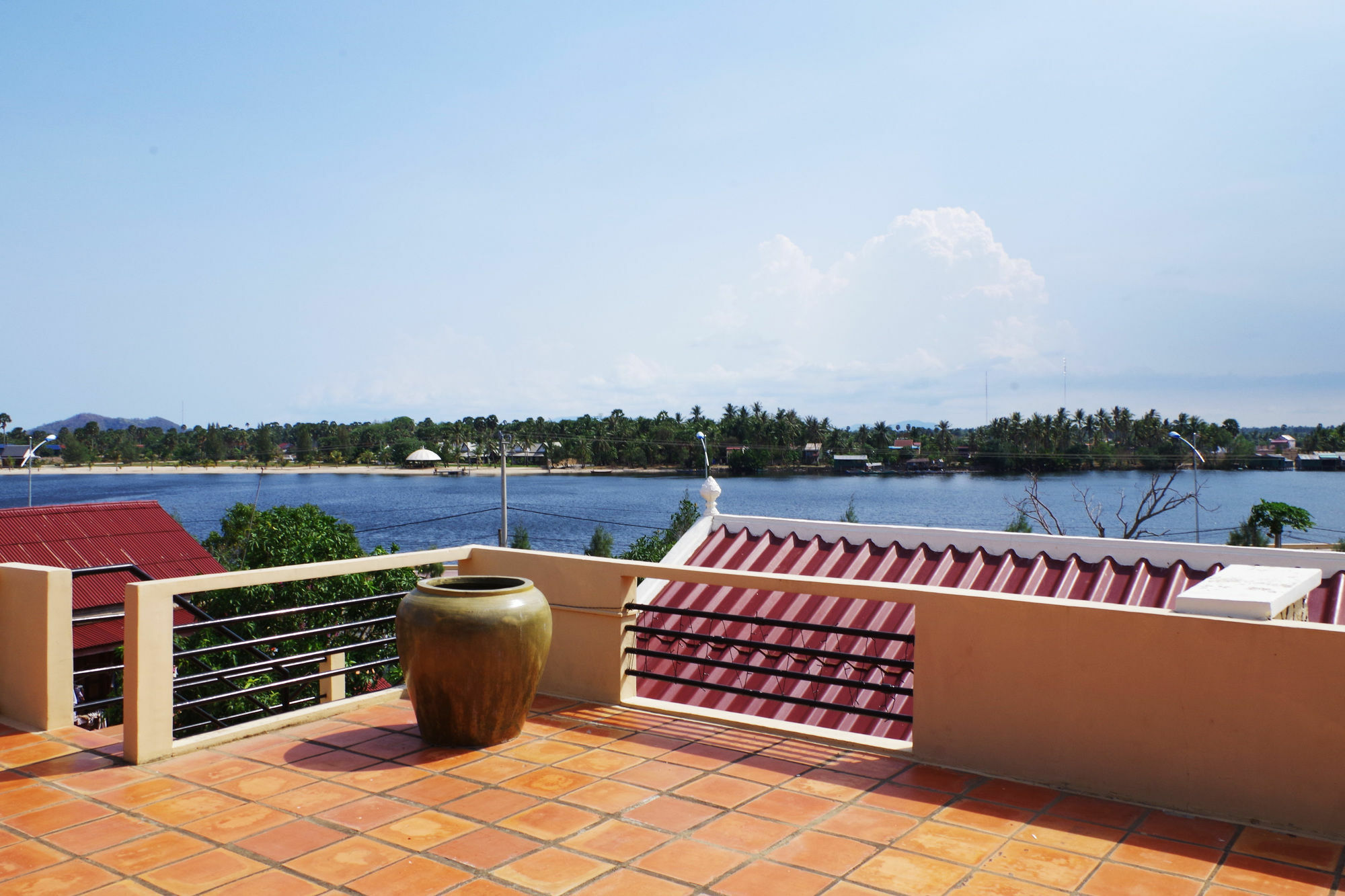 Kool Kampot Hotel Kültér fotó